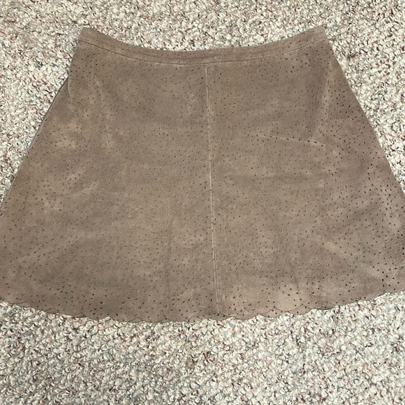 BCBGMaxAzria Tan Mini Skirt - Picture 1 of 9
